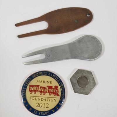 LOT 97X: Penn Surfmaster, Gold Number Game, Pocket Knife, Hand Painted Ducks, and More