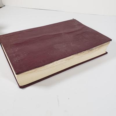 LOT 98X: Chess Lovers Lot; Heuer Chess Champion Clock and Books