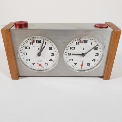 LOT 98X: Chess Lovers Lot; Heuer Chess Champion Clock and Books
