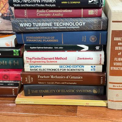 LOT 109F: Mechanical Engineering, Physics & Invention Books (1970s-1990s)