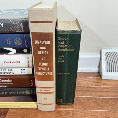 LOT 109F: Mechanical Engineering, Physics & Invention Books (1970s-1990s)