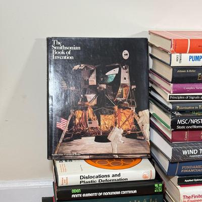 LOT 109F: Mechanical Engineering, Physics & Invention Books (1970s-1990s)