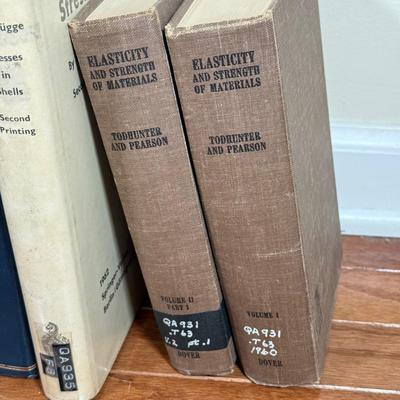 LOT 112F: 1960s Books on Mechanical Engineering, Scientific Theories, Fluid Mechanics & More