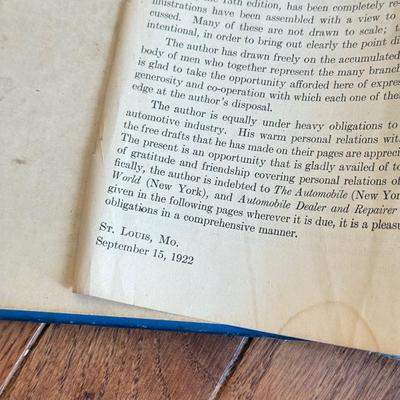 LOT 115F: Antique Munsey's Magazines w/ Antique Books: Dyke's Automobile and Gasoline Engine Encyclopedia & Johnson's...