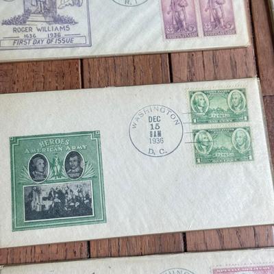 LOT 116F: 1930s First Day Issue Stamp Covers w/ Christmas 1952 Stamp News