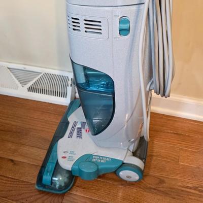 LOT 131F: Hoover Floormate Spinscrub Wet/Dry Hard Floor Vacuum Scrubber & Cleaner