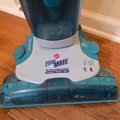 LOT 131F: Hoover Floormate Spinscrub Wet/Dry Hard Floor Vacuum Scrubber & Cleaner