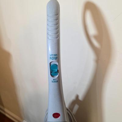 LOT 131F: Hoover Floormate Spinscrub Wet/Dry Hard Floor Vacuum Scrubber & Cleaner