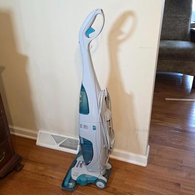 LOT 131F: Hoover Floormate Spinscrub Wet/Dry Hard Floor Vacuum Scrubber & Cleaner