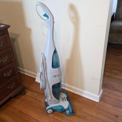 LOT 131F: Hoover Floormate Spinscrub Wet/Dry Hard Floor Vacuum Scrubber & Cleaner