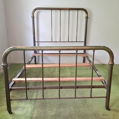 LOT 135Y: Antique/Vintage Brass Full Size Bed