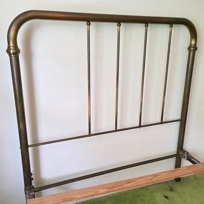 LOT 135Y: Antique/Vintage Brass Full Size Bed