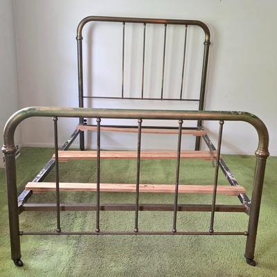 LOT 135Y: Antique/Vintage Brass Full Size Bed