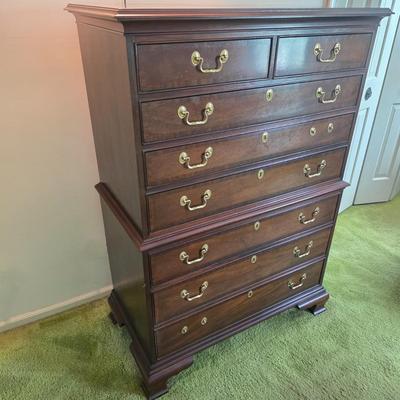 LOT 136Y: Vintage Councill Craftsmen Chippendale Style Mahagony Eight-Drawer Chest