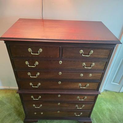 LOT 136Y: Vintage Councill Craftsmen Chippendale Style Mahagony Eight-Drawer Chest