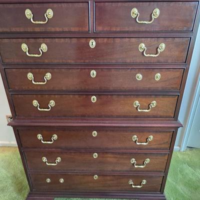 LOT 136Y: Vintage Councill Craftsmen Chippendale Style Mahagony Eight-Drawer Chest