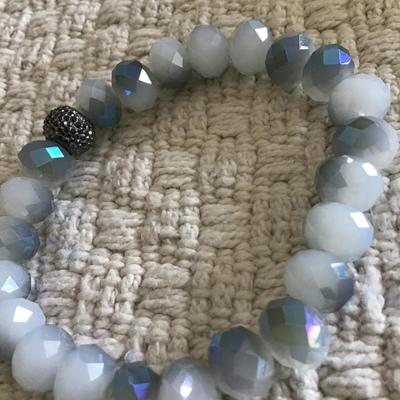 Faceted glass beaded stretch bracelet
