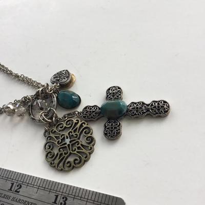 Beautiful unmarked fashion necklace