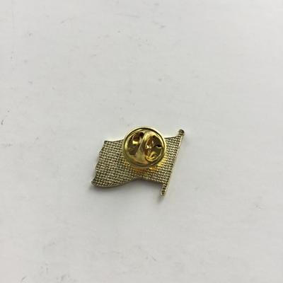Gold tone American flag push pin