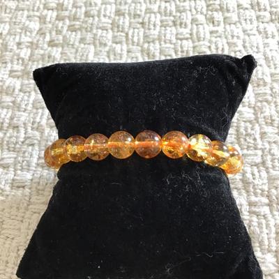 Pretty orange glass beaded stretch bracelet