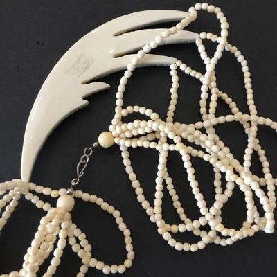 Unique, rare, vintage, celluloid, or Lucite type statement necklace