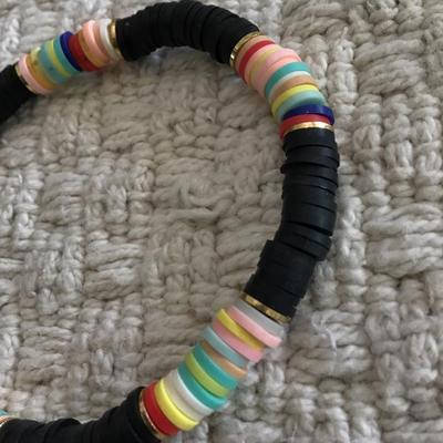 Multicolor disc stretch bracelet