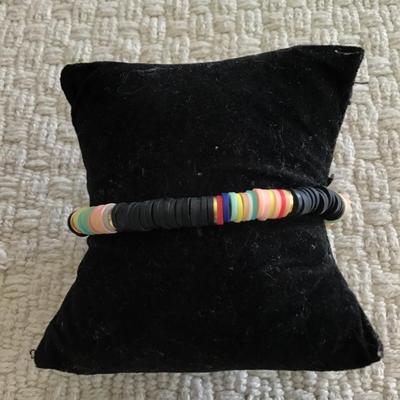 Multicolor disc stretch bracelet