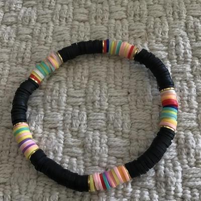 Multicolor disc stretch bracelet