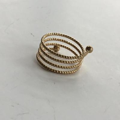 Beautiful gold tone fashion ring