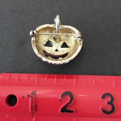 Super cute enamel pumpkin brooch