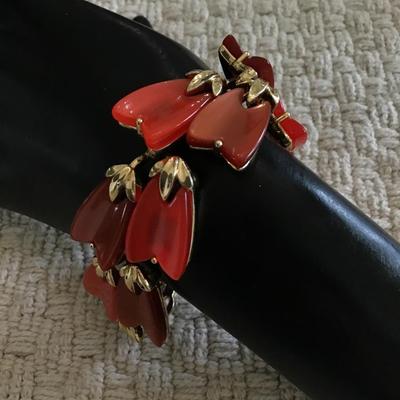 Sperry Marked Vintage coral rust Thermoset Bracelet