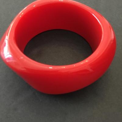 Vintage Dakota red thick chunky bangle bracelet very nice