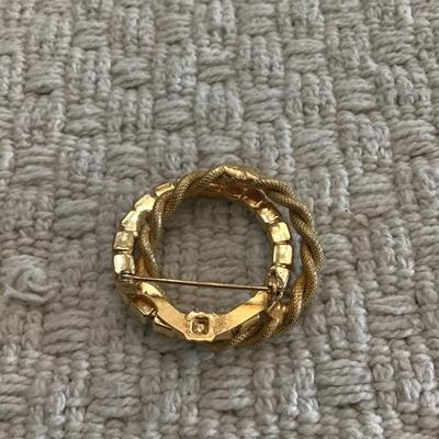 Gold tone vintage rhinestone brooch