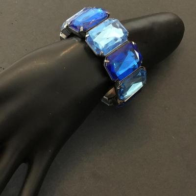 Vintage faux stretch bracelet