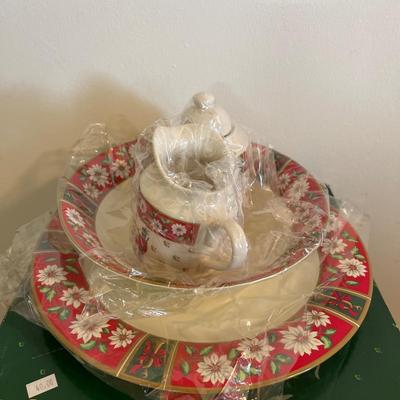 Sale Photo Thumbnail #115: Charlton Hall Serving Dishes
Candle sticks and salt and Pepper
