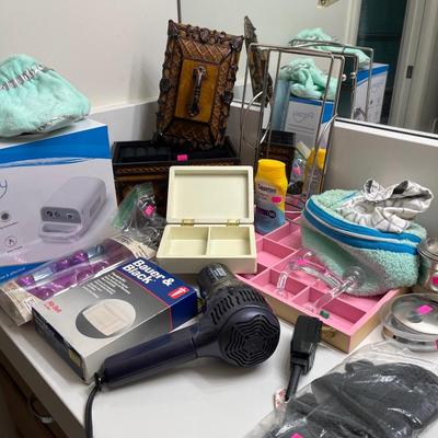 Sale Photo Thumbnail #142: Jewelry Boxes and bathroom items