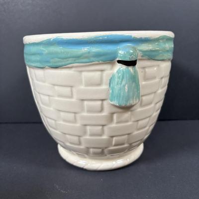 LOT 83: American Bisque Cat in Basket Cookie Jar