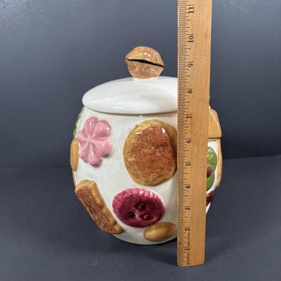 LOT 89: Vintage 1950s Cookies all Over Cookie Jar