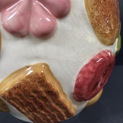 LOT 89: Vintage 1950s Cookies all Over Cookie Jar