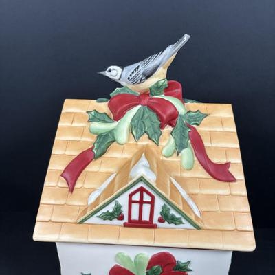 LOT 103: Lenox Winter Greetings Birdhouse Cookie Jar