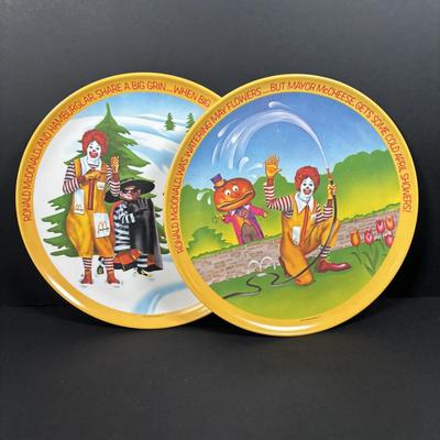 LOT 115: Children's Plates: Spiderman, Winnie the Pooh, Strawberry Shortcake along with Welch's Jelly Archie Drinking Glasses