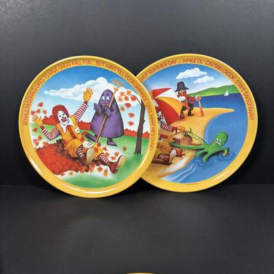 LOT 115: Children's Plates: Spiderman, Winnie the Pooh, Strawberry Shortcake along with Welch's Jelly Archie Drinking Glasses