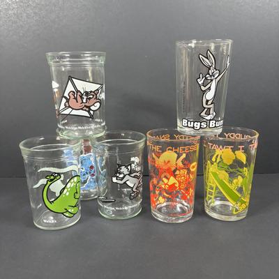 LOT 116: Vintage Welch's Jelly Jar Glasses: Bugs Bunny, Tom & Jerry, Sylvester & Tweety Bird, Speedy Gonzales & Yosemite...