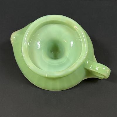 LOT 124: Jadeite/Uranium Glass Citrus Reamer/Juicer, 2-Measuring Cups & 2-Kraft Swanky Swig Juice Glasses