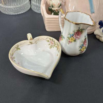 LOT 127: Lovely Hull Pottery Southern Belle Planter, Hammered Aluminum Serving Tray and Candy Dish, Avon Glass Vanity Jars & More