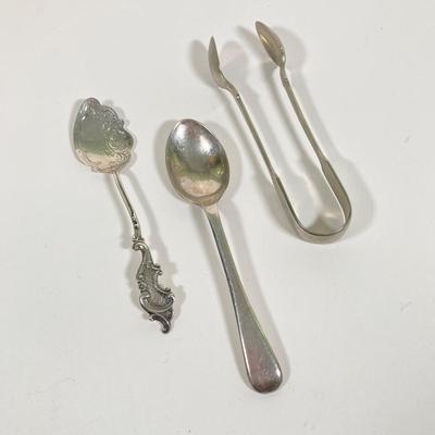 LOT 171: Silver Plated Collection - James W Tufts Quadruple Plated 1946 Pitcher, Utensils (Indian Silver / Four Star England, R Walace...