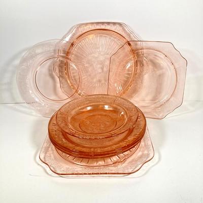 LOT 177: Collection of Pink Glass - Serving Plates / Bowls