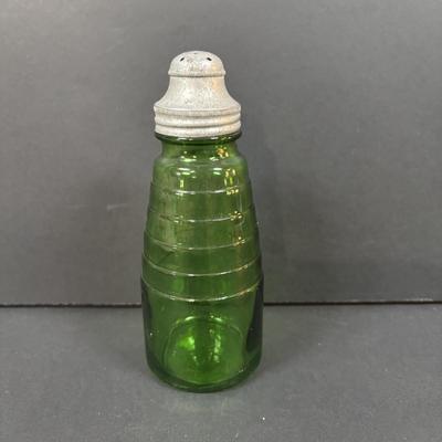 LOT 229: Fire King Mixing Bowl, Pyrex Spring Blossom Gravy Boat, Swanky Swig Kraft Juice Glasses, Farmhouse Storage Jar & Green...
