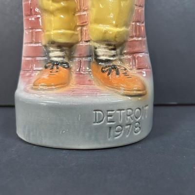 LOT 230: Ezra Brooks Shriner Clown Decanter, Sad Clown Biscuit Jar, Salt /Pepper Clowns and More
