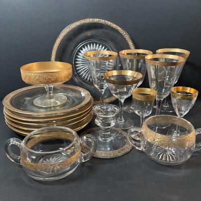 LOT 238: Elegant Gold Rimmed Collection